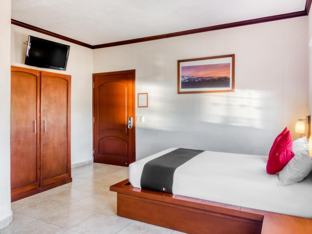 Monte Salerno Hotel & Suites Montemorelos Bagian luar foto
