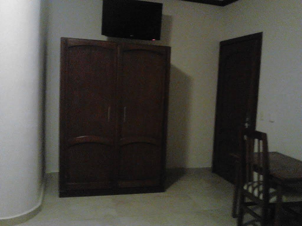 Monte Salerno Hotel & Suites Montemorelos Bagian luar foto