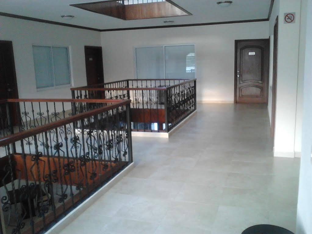 Monte Salerno Hotel & Suites Montemorelos Bagian luar foto