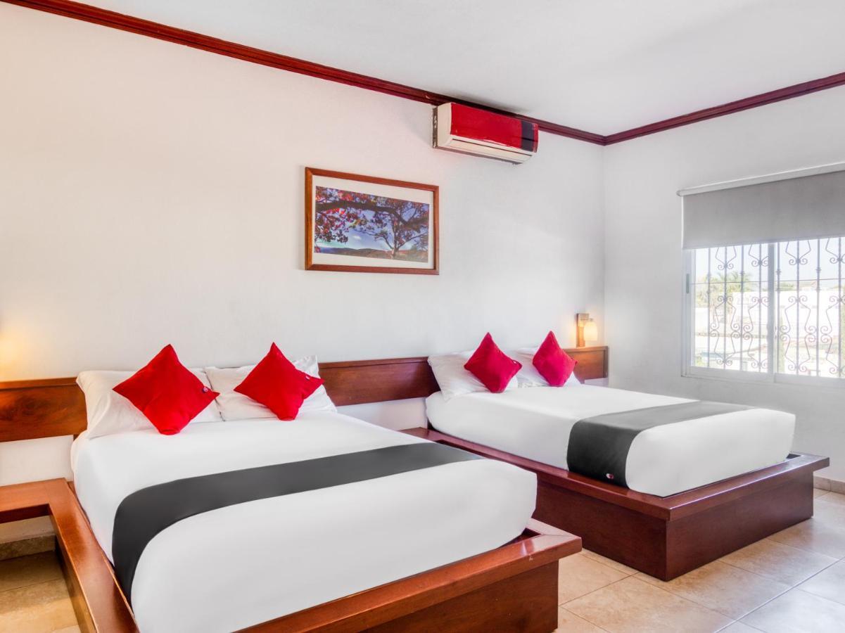 Monte Salerno Hotel & Suites Montemorelos Bagian luar foto